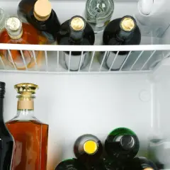 Ile może stać otwarte wino w lodówce, aby nie stracić smaku?