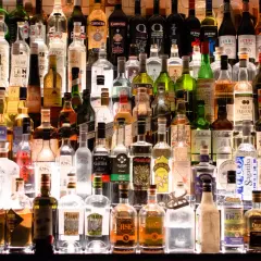 Wybór najmniej kalorycznego alkoholu to wyzwanie wśród tej bogatej oferty.