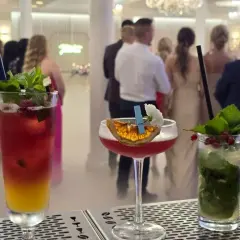 Najlepsze drinki z wódką grejpfrutową, które zachwycą Twoich gości