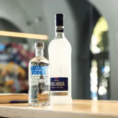 Jaki alkohol do nalewek? Odkryj najlepsze opcje i sekrety smaku