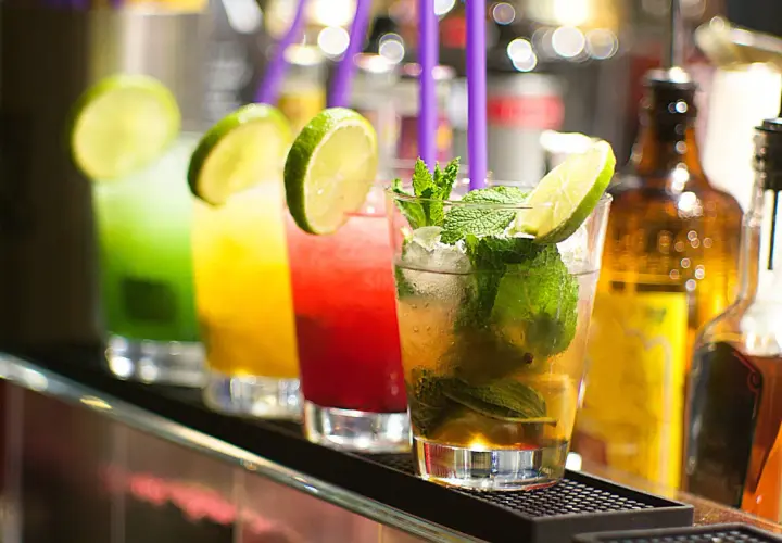 Wytrawny drink: poznaj sekrety smaku i najlepsze przepisy