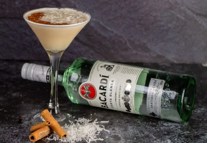 Najlepsze przepisy na drinki z rumem Bacardi, które musisz spróbować