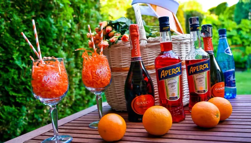 Aperola drink: poznaj sekrety idealnego Aperol Spritz i jego warianty