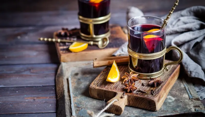 Czy grzaniec ma alkohol? Sprawdź, ile naprawdę go zawiera