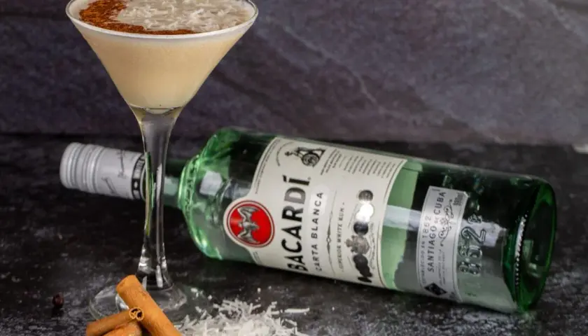 Najlepsze przepisy na drinki z rumem Bacardi, które musisz spróbować