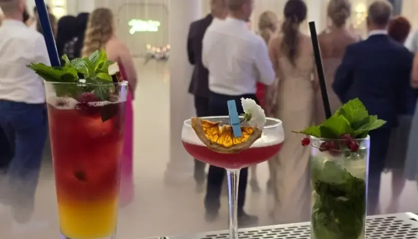 Najlepsze drinki z wódką grejpfrutową, które zachwycą Twoich gości