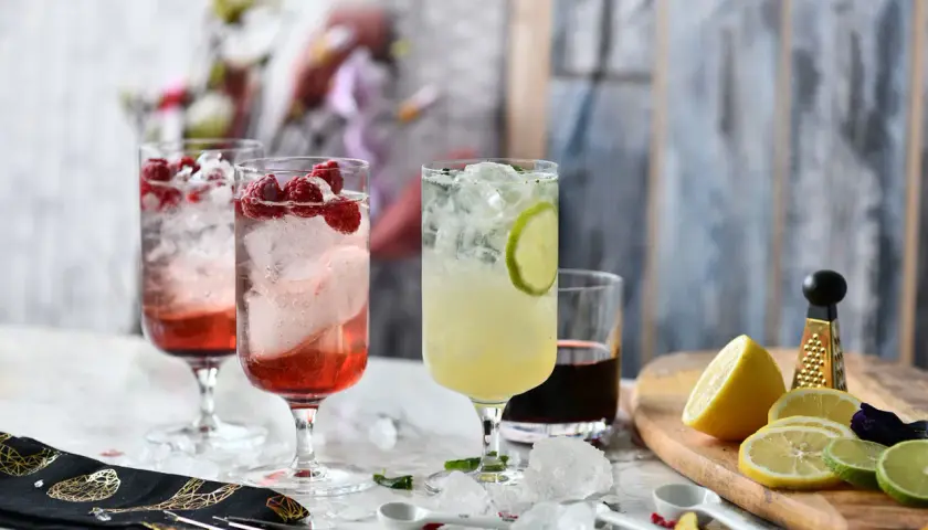 Najlepsze drinki z shakera: proste przepisy na pyszne koktajle
