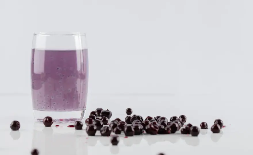 Sok z czarnej porzeczki na zimę - Jak zachować smak i witaminy?