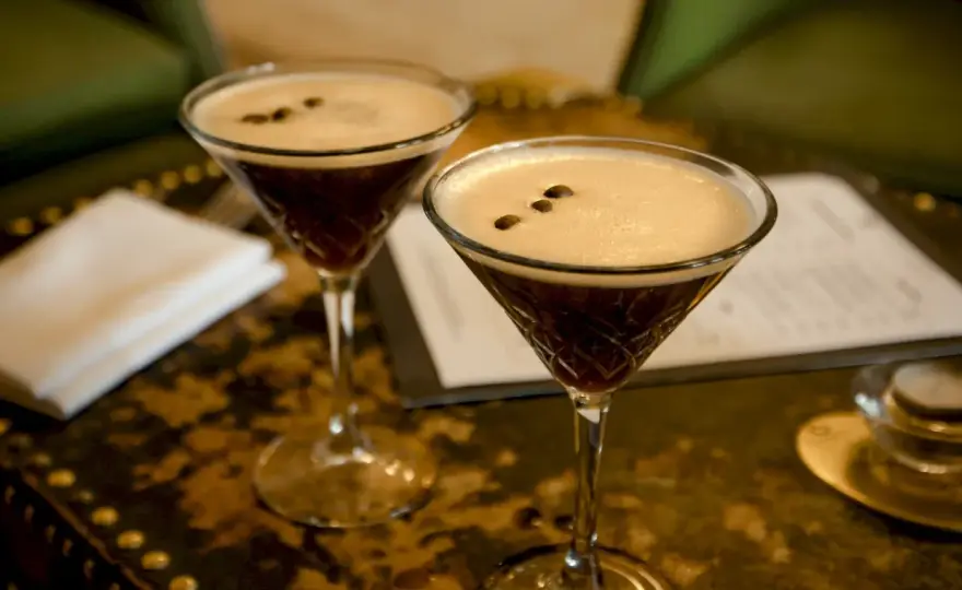 Espresso Martini - idealny przepis i sekrety gęstej pianki
