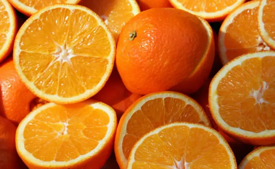 Cointreau - Co to jest? Likier pomarańczowy w drinkach i kuchni