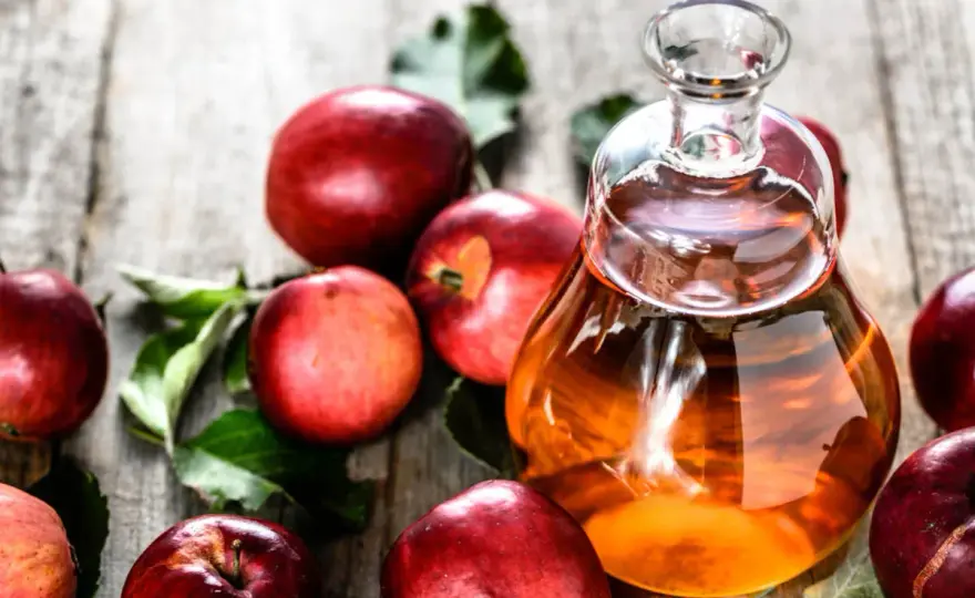 Domowa nalewka z jabłek - Jak uzyskać idealny smak i aromat?