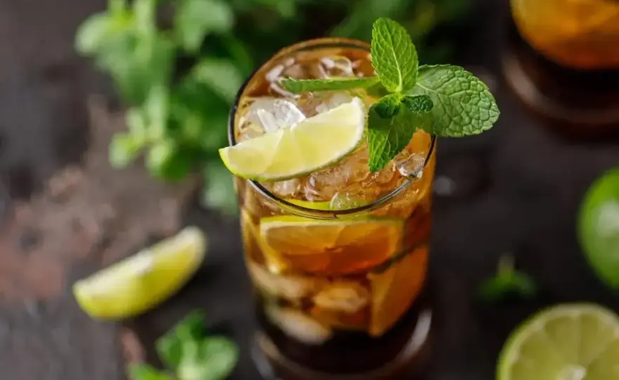 Drink z Bacardi - 5 przepisów, które musisz znać!