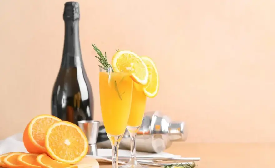 Drink Mimosa - jak zrobić go idealnie? Przepis i sprawdzone triki