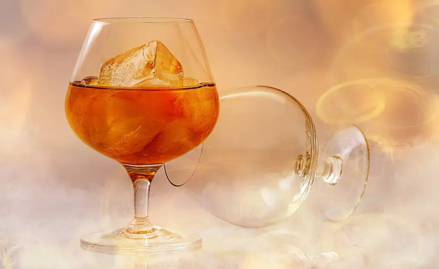 Brandy - czym różni się od koniaku i jak pić ten alkohol?
