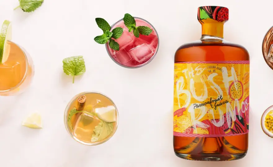 Pyszne drinki z białego rumu, które zachwycą Twoich gości