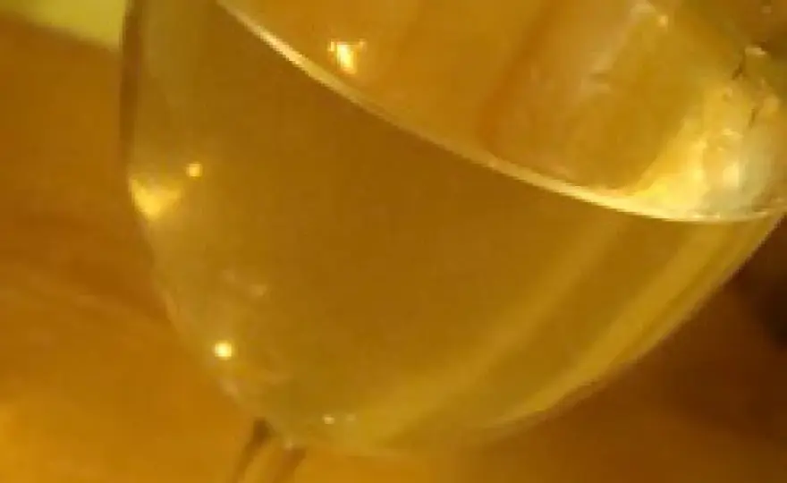 Wino gruszkowe - jak uzyskać miodowy aromat? Przepis i wskazówki