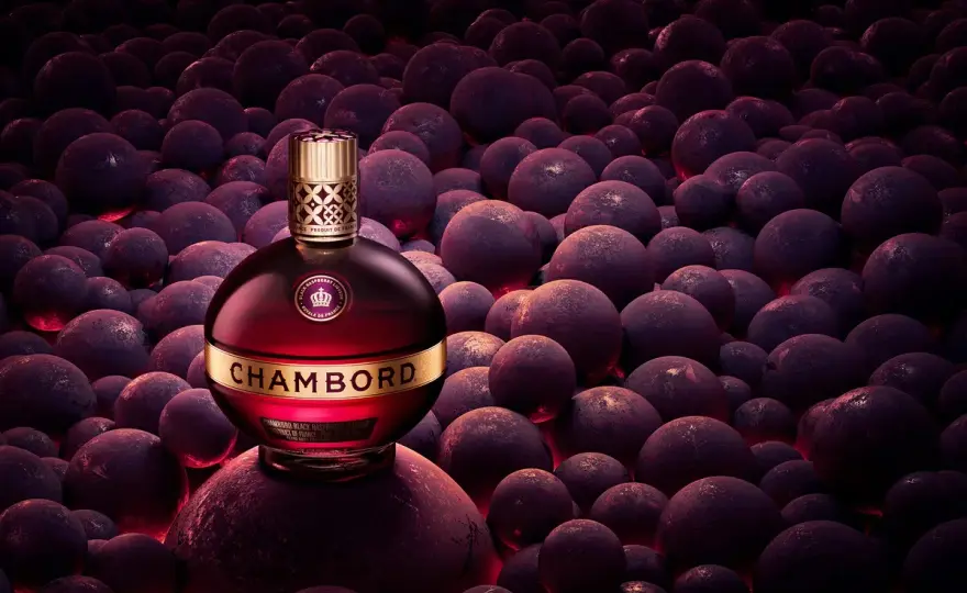 Francuski likier malinowy - Jak smakuje i z czym pić Chambord?