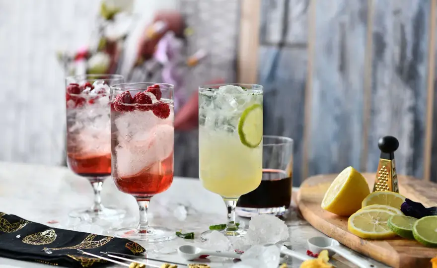 Najlepsze drinki z shakera: proste przepisy na pyszne koktajle