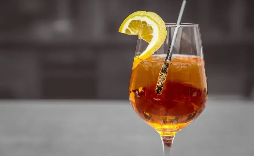 Metaxa - jak pić i którą wersję wybrać? Poznaj różnice i smaki