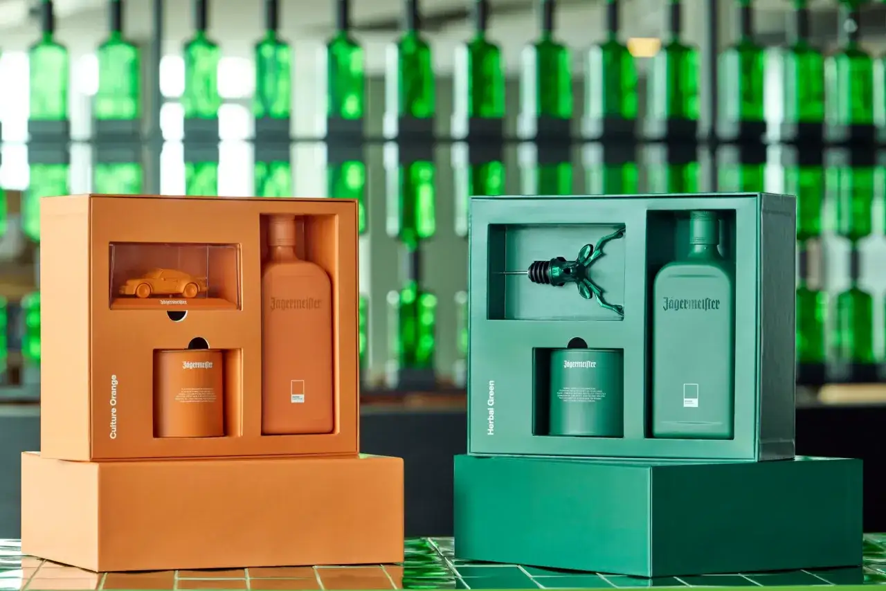 Dwa zestawy Jägermeister: